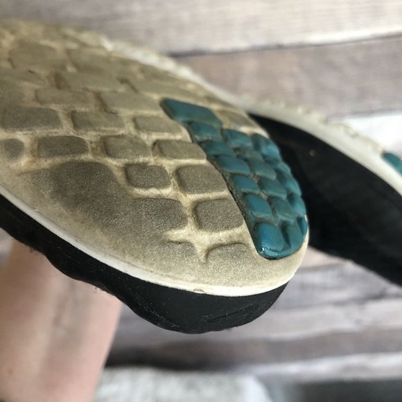 Nike Womens FS Lite Run 2 Size 8.5 Shoes Trainers Black Blue Sneakers 684667-009 - Picture 11 of 12